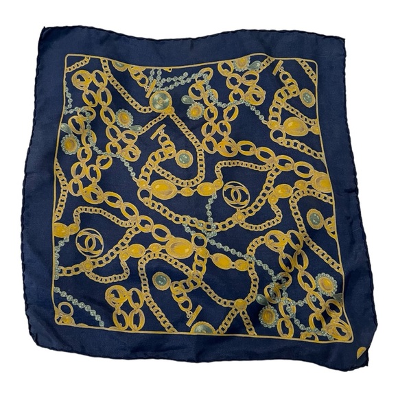 Chanel Vintage Silk Scarf Gold CC Chains - Picture 3 of 4